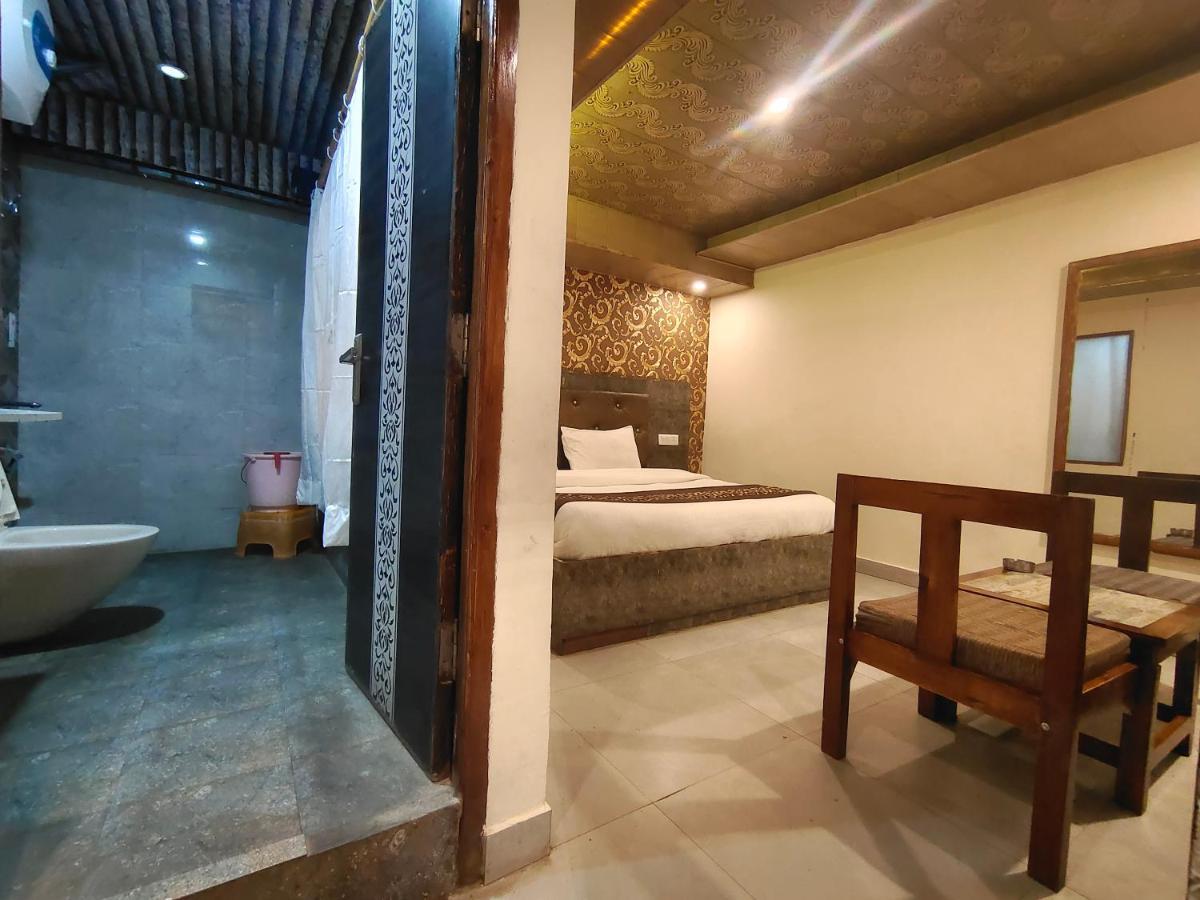 Mountain Zest-Simla Royale Near Mall Road-Free Pickup From Railway Station Simla Luaran gambar